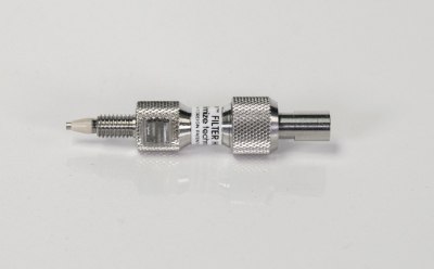 Direct connect guard cartridge. This type of guard column does not require any connecting tubing to connect to the analytical column; it screws right into the column inlet (see also <b>Figure 6</b>). Supelco® direct connect guard cartridge that does not require any connecting tubing to connect to the analytical column; it screws right into the column inlet