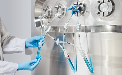 Sample remains representative in a closed single-use sampling container after disconnection from the system and is ready for testing.