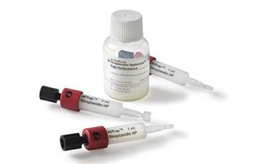 Cytiva HiTrap™ Streptavidin Sepharose HP purification columns and resins bottle and syringes.