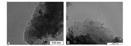 Si/Zr試料(49:1)の六方晶配列および細孔の保持を示した透過型電子顕微鏡(TEM)画像 Si/Zr試料(49:1)の六方晶配列および細孔の保持を示した透過型電子顕微鏡(TEM)画像
