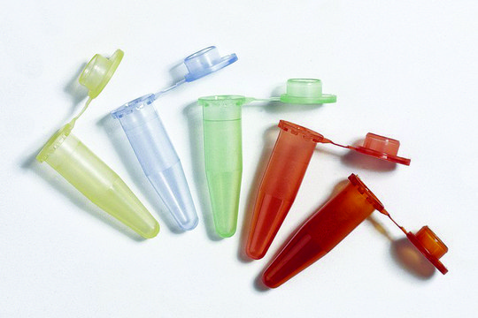 BRAND&#174; microcentrifuge tube, 1.5 mL with lid, PP green, pack of 500