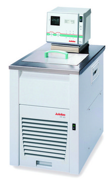 Julabo&#174; HighTech series refrigerated/heating circulator FP40-HL, AC/DC input 230 V AC, US 3-pin plug (6-20P), volume 16&#160;L