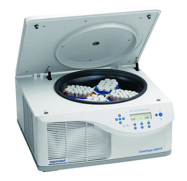 Eppendorf&#174; Centrifuge 5920R refrigerated, with rotor S-4x universal-large with 15 mL/50 mL adapters, keypad, AC/DC input 120 V, 50/60 Hz, US 3-pin plug (US)