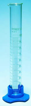 Pyrex&#174; measuring cylinder with spout and detachable plastic foot, complete volume 50&#160;mL