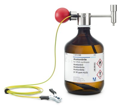 Withdrawal system for solvents with manual pressure build-up