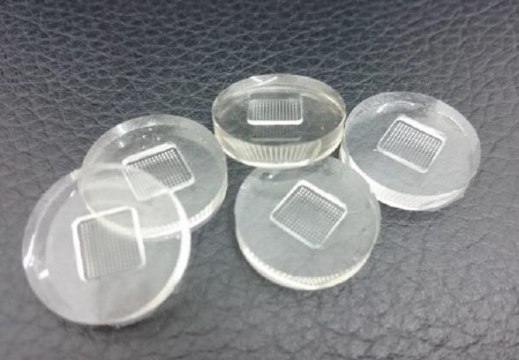 Microneedle template 10x10 array, H 600&#160;&#956;m, base size 200&#160;&#956;m, 500&#181;m pitch