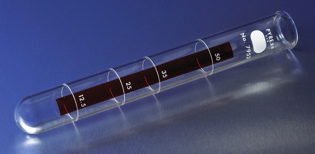 Pyrex&#174; Lifetime Red&#8482; graduated tube O.D. × L 25&#160;mm × 200&#160;mm, volume 50.0&#160;mL, accuracy: 0.4&#160;mL